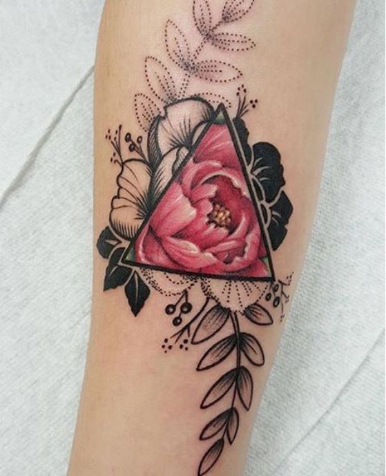 tattoo rosa brazo