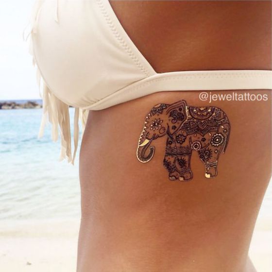 tattoo de henna en el costado
