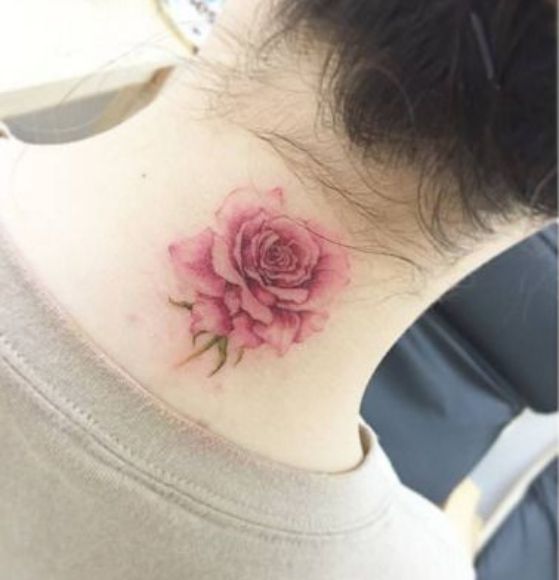 rosa en el cuello tattoo